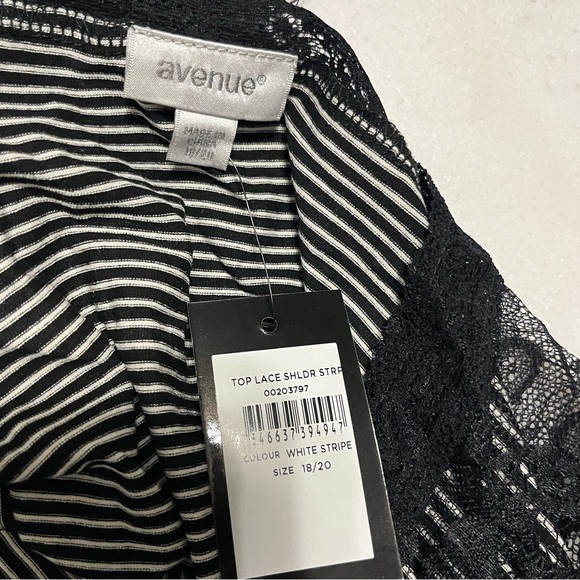 Black and White Striped Lace Sleeve Top - Picture 6 of 7